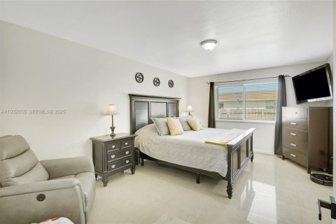 Купить виллу или дом в Хомстед, Флорида 4 спальни, 149.67м2, № 1991451 - фото 13