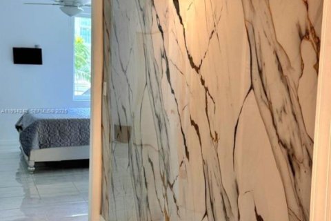 Condominio en venta en Sunny Isles Beach, Florida, 2 dormitorios, 81.29 m2 № 1992650 - foto 27