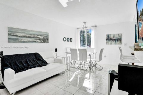 Condominio en venta en Sunny Isles Beach, Florida, 2 dormitorios, 81.29 m2 № 1992650 - foto 24