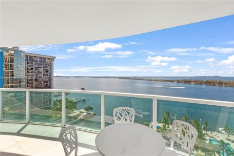 Condo in Miami, Florida, 2 bedrooms  № 2069410