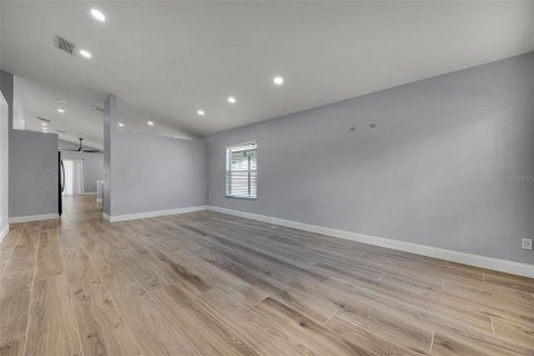 Casa en venta en Orlando, Florida, 4 dormitorios, 180.97 m2 № 1907705 - foto 10