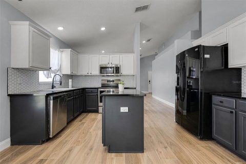 Casa en venta en Orlando, Florida, 4 dormitorios, 180.97 m2 № 1907705 - foto 15