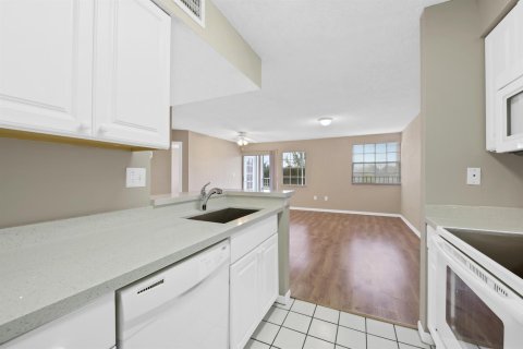 Copropriété à louer à Oakland Park, Floride: 2 chambres, 92.16 m2 № 2147222 - photo 4