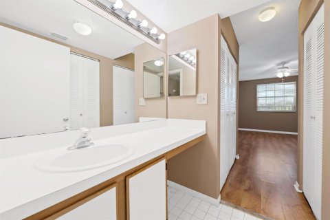Copropriété à louer à Oakland Park, Floride: 2 chambres, 92.16 m2 № 2147222 - photo 14