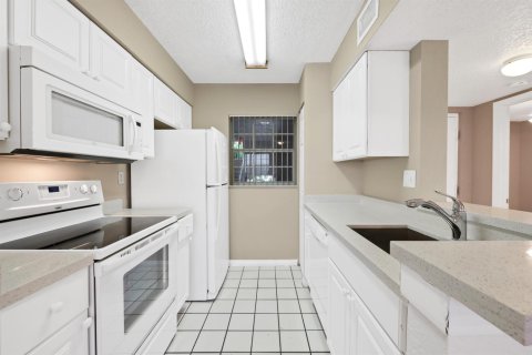 Copropriété à louer à Oakland Park, Floride: 2 chambres, 92.16 m2 № 2147222 - photo 2