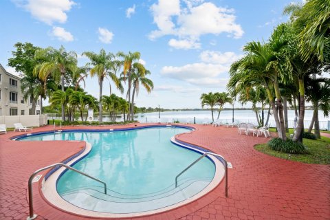 Copropriété à louer à Oakland Park, Floride: 2 chambres, 92.16 m2 № 2147222 - photo 23
