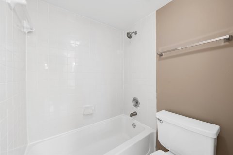 Copropriété à louer à Oakland Park, Floride: 2 chambres, 92.16 m2 № 2147222 - photo 13