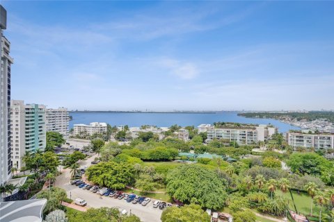 Condo in Miami Beach, Florida, 2 bedrooms  № 1941178 - photo 24