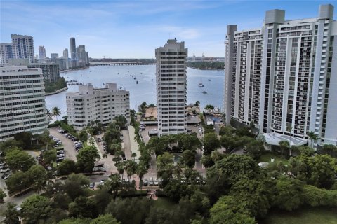 Condo in Miami Beach, Florida, 2 bedrooms  № 1941178 - photo 26