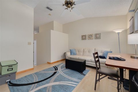 Townhouse in Largo, Florida 3 bedrooms, 154.22 sq.m. № 1873898 - photo 19