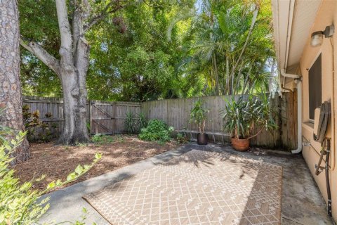 Townhouse in Largo, Florida 3 bedrooms, 154.22 sq.m. № 1873898 - photo 16
