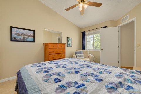 Townhouse in Largo, Florida 3 bedrooms, 154.22 sq.m. № 1873898 - photo 24