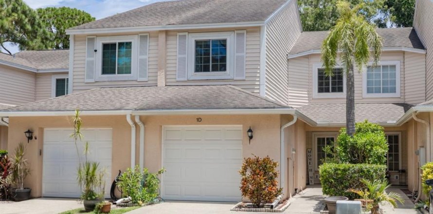 Townhouse in Largo, Florida 3 bedrooms, 154.22 sq.m. № 1873898