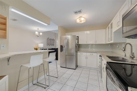 Townhouse in Largo, Florida 3 bedrooms, 154.22 sq.m. № 1873898 - photo 8