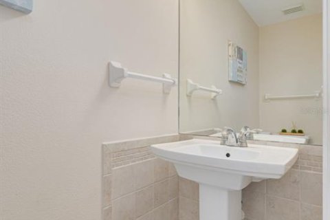 Townhouse in Largo, Florida 3 bedrooms, 154.22 sq.m. № 1873898 - photo 10