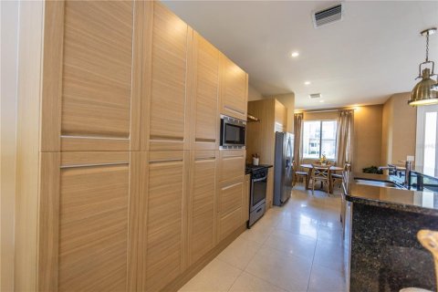 Townhouse in Kissimmee, Florida 4 bedrooms, 222.59 sq.m. № 1810315 - photo 10