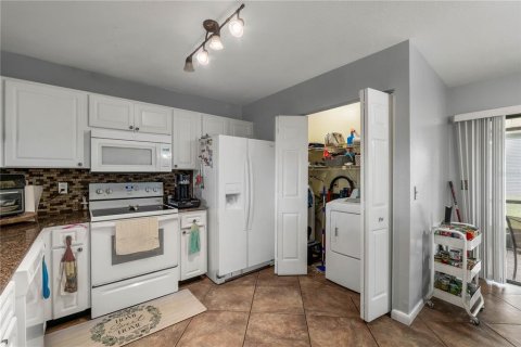 Touwnhouse à vendre à Tampa, Floride: 3 chambres, 122.07 m2 № 1899099 - photo 10