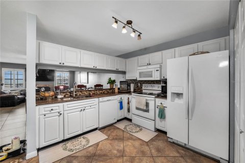 Touwnhouse à vendre à Tampa, Floride: 3 chambres, 122.07 m2 № 1899099 - photo 11