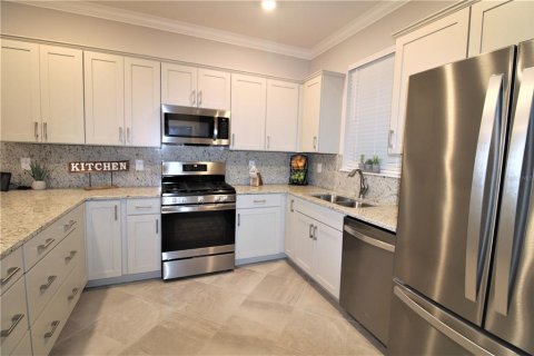 House in Ocala, Florida 2 bedrooms, 136.47 sq.m. № 1537107 - photo 12