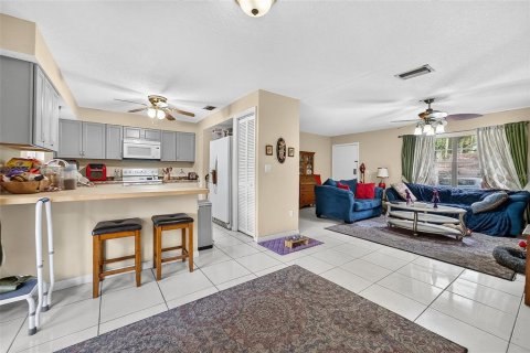 Villa ou maison à vendre à Lutz, Floride: 3 chambres, 109.25 m2 № 2304398 - photo 8