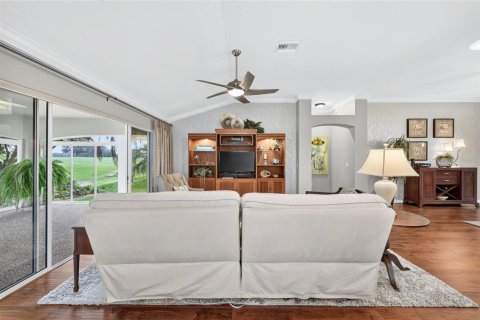 House in The Villages, Florida 3 bedrooms, 192.21 sq.m. № 2410462 - photo 18