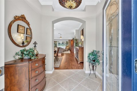 House in The Villages, Florida 3 bedrooms, 192.21 sq.m. № 2410462 - photo 9