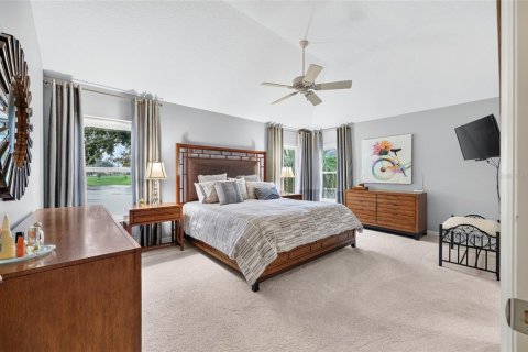 House in The Villages, Florida 3 bedrooms, 192.21 sq.m. № 2410462 - photo 27