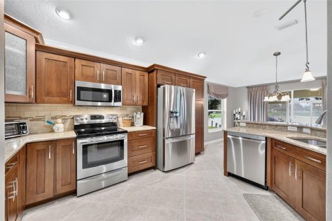 House in The Villages, Florida 3 bedrooms, 192.21 sq.m. № 2410462 - photo 22