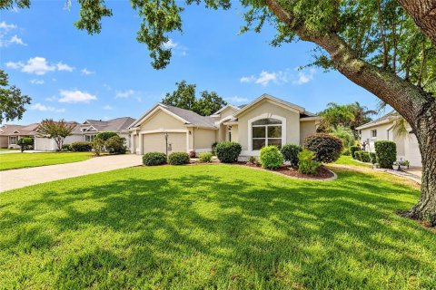House in The Villages, Florida 3 bedrooms, 192.21 sq.m. № 2410462 - photo 6