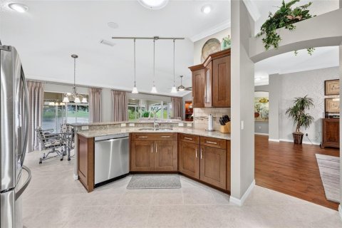 House in The Villages, Florida 3 bedrooms, 192.21 sq.m. № 2410462 - photo 23