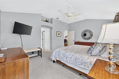 House in The Villages, Florida 3 bedrooms, 192.21 sq.m. № 2410462 - photo 29