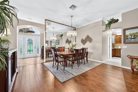 House in The Villages, Florida 3 bedrooms, 192.21 sq.m. № 2410462 - photo 14