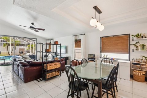 House in Tarpon Springs, Florida 3 bedrooms, 212.75 sq.m. № 1840635 - photo 10