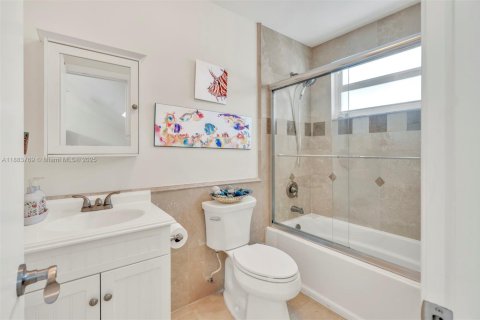 Touwnhouse à vendre à Deerfield Beach, Floride: 3 chambres, 132.57 m2 № 1929999 - photo 28