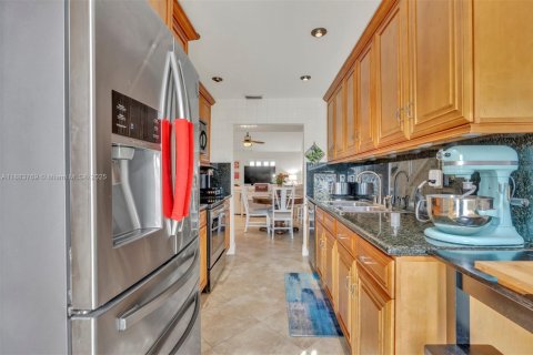 Touwnhouse à vendre à Deerfield Beach, Floride: 3 chambres, 132.57 m2 № 1929999 - photo 10
