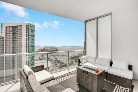 Condo in Miami, Florida, 2 bedrooms  № 1863724 - photo 1