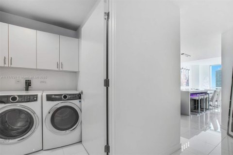 Condo in Miami, Florida, 2 bedrooms  № 1863724 - photo 18