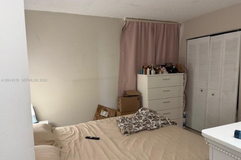 Copropriété à louer à Hialeah Gardens, Floride: 2 chambres, 89.19 m2 № 2076411 - photo 3