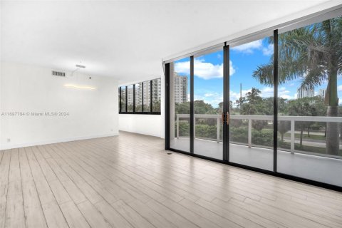 Copropriété à vendre à Aventura, Floride: 2 chambres, 124.49 m2 № 1811119 - photo 24