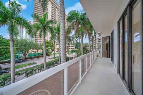 Copropriété à vendre à Aventura, Floride: 2 chambres, 124.49 m2 № 1811119 - photo 19
