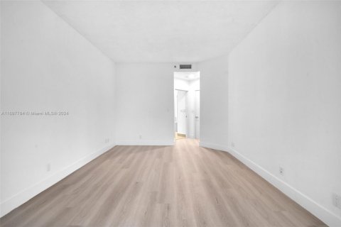 Copropriété à vendre à Aventura, Floride: 2 chambres, 124.49 m2 № 1811119 - photo 22