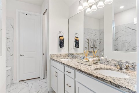 Casa en venta en Zephyrhills, Florida, 4 dormitorios, 268.02 m2 № 1788009 - foto 20