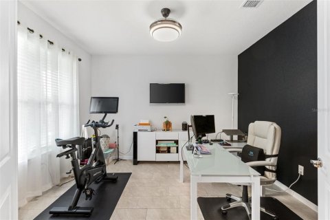 Casa en venta en Zephyrhills, Florida, 4 dormitorios, 268.02 m2 № 1788009 - foto 16