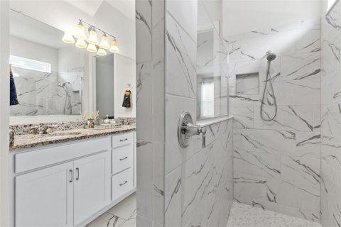 Casa en venta en Zephyrhills, Florida, 4 dormitorios, 268.02 m2 № 1788009 - foto 21