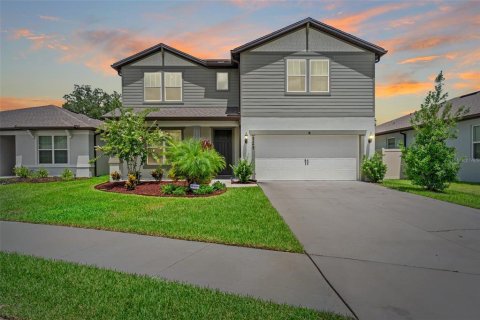 Casa en venta en Zephyrhills, Florida, 4 dormitorios, 268.02 m2 № 1788009 - foto 1