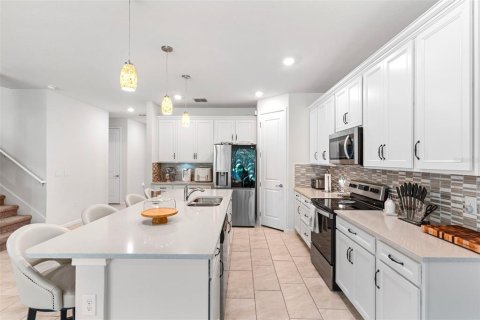 Casa en venta en Zephyrhills, Florida, 4 dormitorios, 268.02 m2 № 1788009 - foto 15