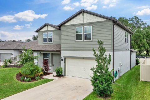 Casa en venta en Zephyrhills, Florida, 4 dormitorios, 268.02 m2 № 1788009 - foto 4
