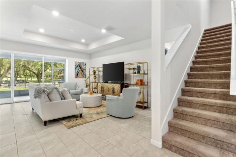 Casa en venta en Zephyrhills, Florida, 4 dormitorios, 268.02 m2 № 1788009 - foto 8