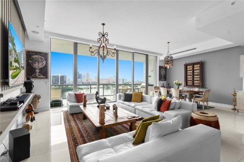 Condominio en venta en Aventura, Florida, 4 dormitorios, 273.32 m2 № 1983317 - foto 18