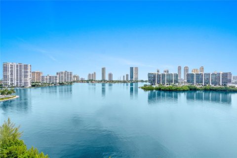 Condominio en venta en Aventura, Florida, 4 dormitorios, 273.32 m2 № 1983317 - foto 6